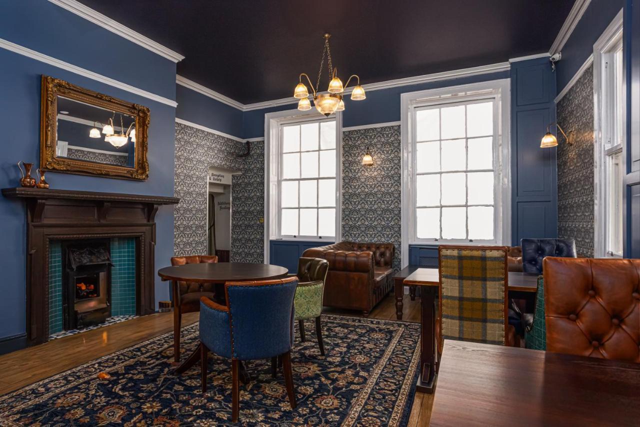 The Pied Bull 4*